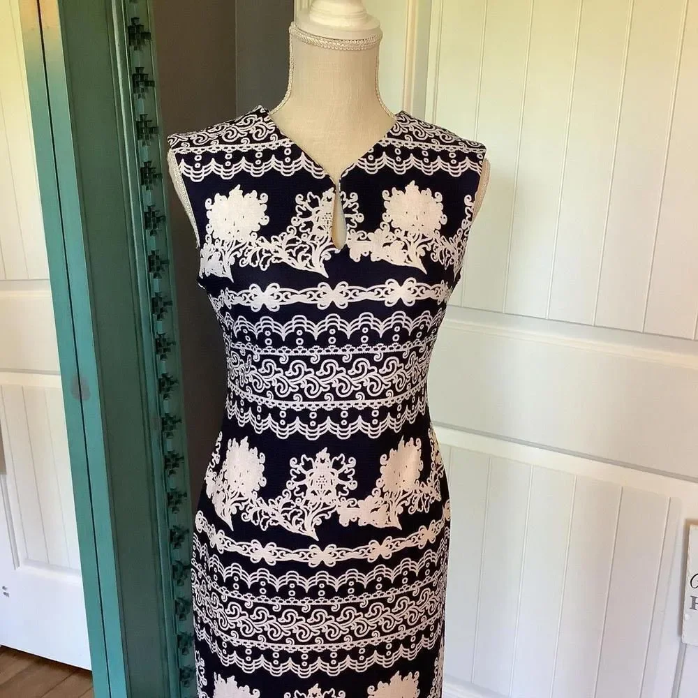 Elegant Navy and White Floral Midi Dress - Picture 2 of 7